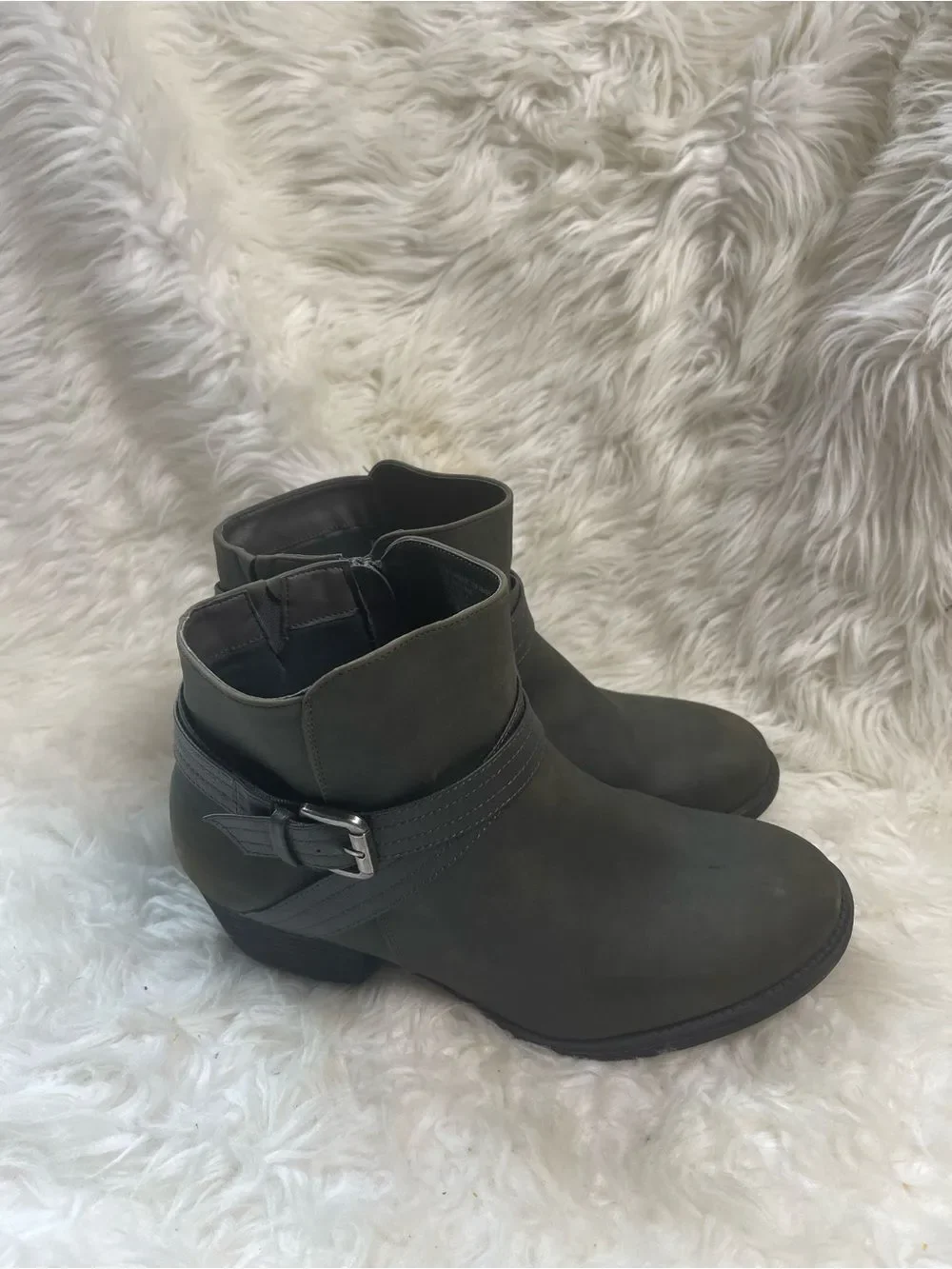 Torrid synthetic Gray Ankle Boots Double straps Buckle Detail sidezipperSZ10.5WW